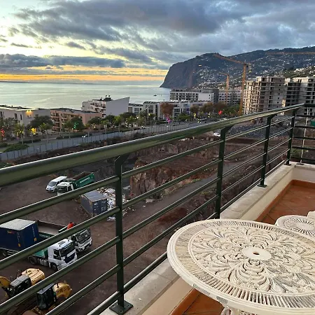 Plaza Near Forum Madeira - Rooms For Rent Funchal  Exterior foto