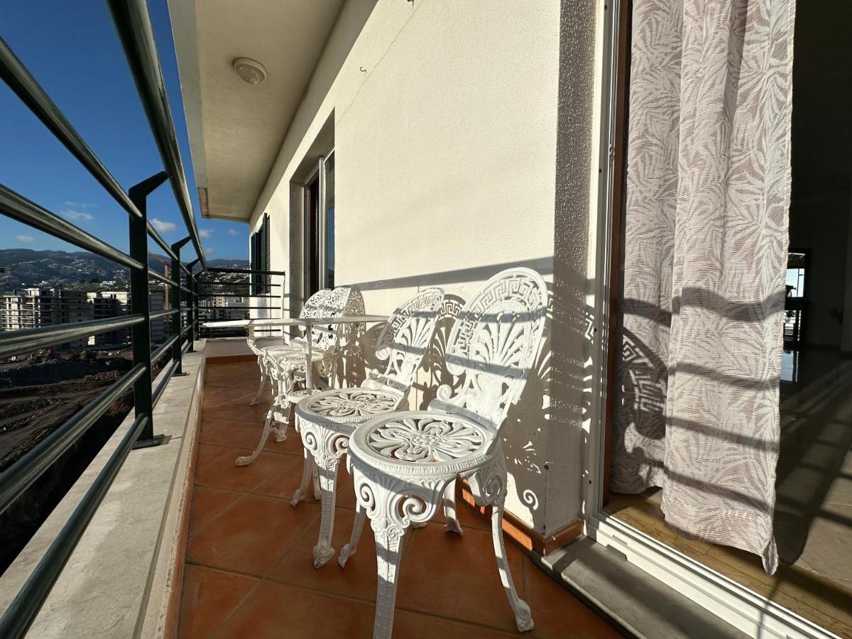 Apartment Plaza Near Forum Madeira - For Rent *